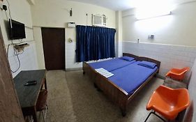 Sri Saibaba Guest House Heritage Town